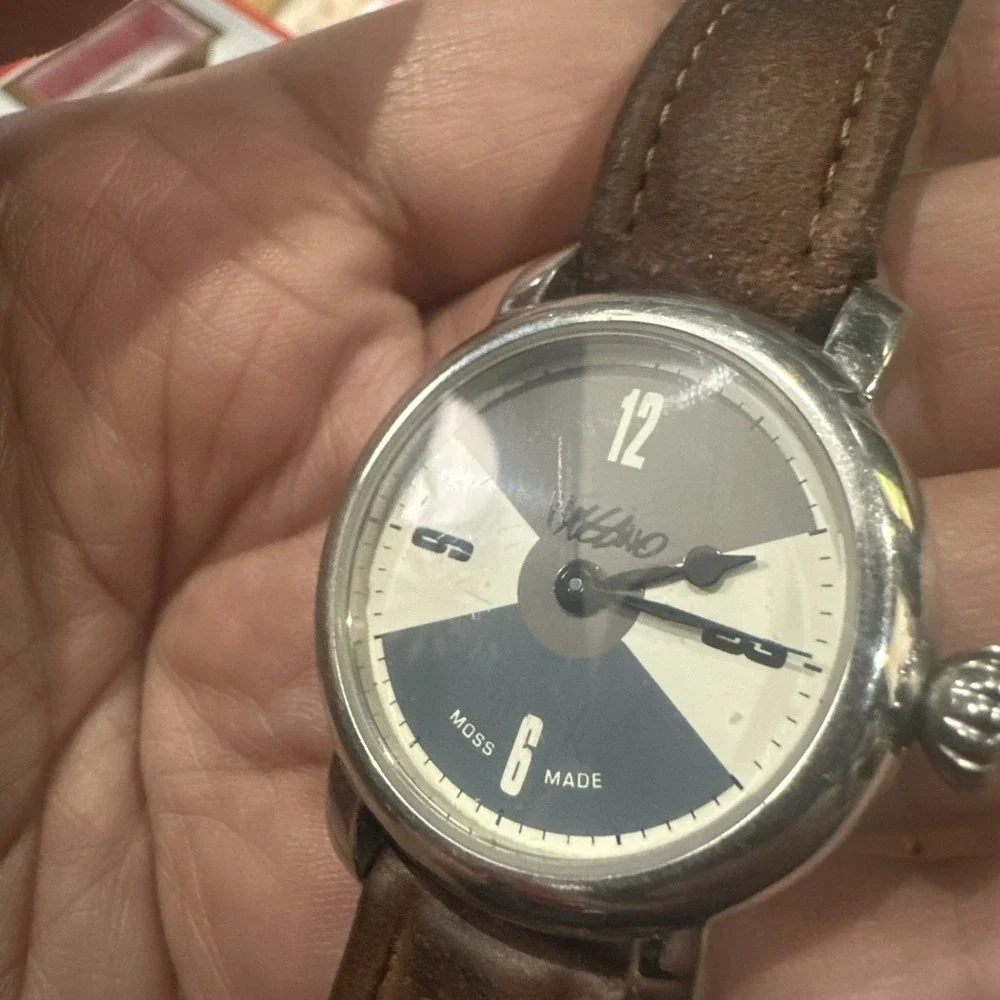Working Mossimo U-023 Hubble Quartz Vintage Men's Watch Moss Made 34mm Rare